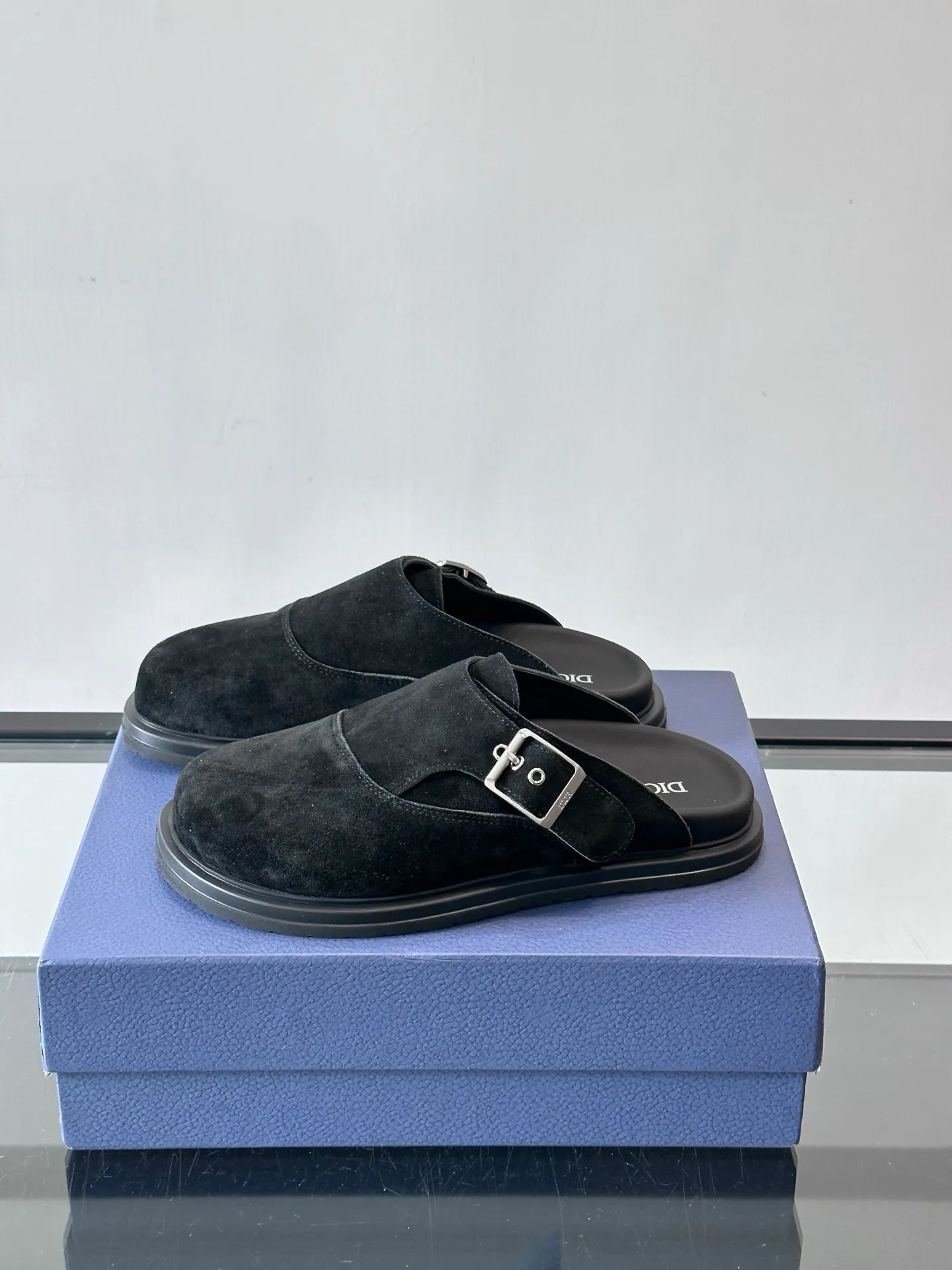 p360 "Dio＊" new men's printed toe-toe mules, classic presbyopia pattern + black EVA sole, low-key and high-end! Baotou design + metal buckle, perfect details, more comfortable and stable to wear✨, very versatile for daily outings or light luxury occasions. Oblique print is Dior's signature element. It is highly recognizable and full of fashion sense. It is a must-have for quality enthusiasts! 👟 size：38-44